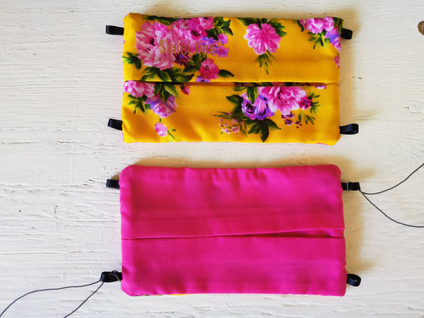 Cubrebocas Rarámuri L - Amarillo con estampado florado y rosa mexicano